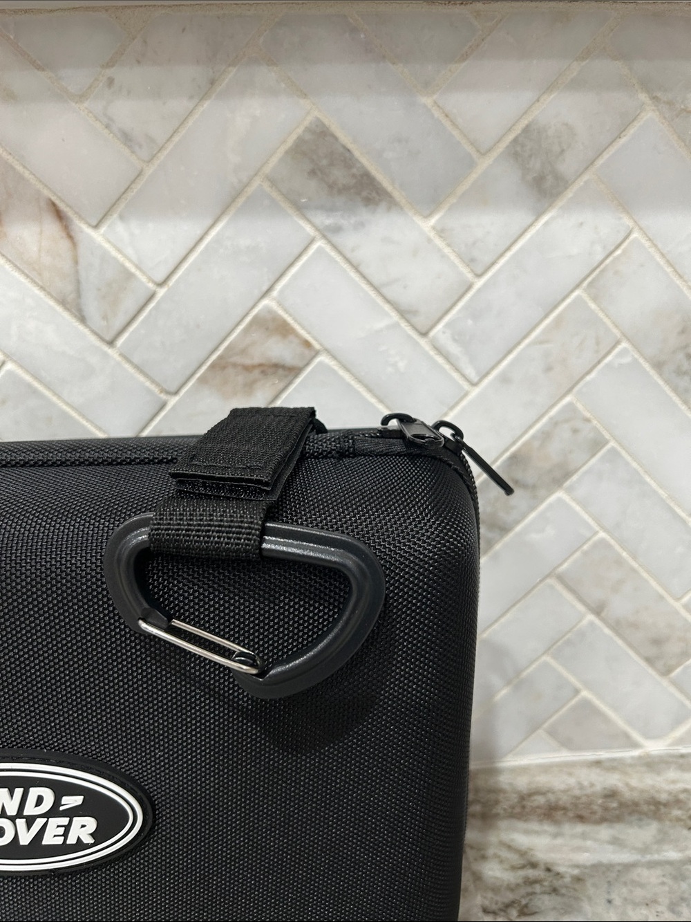 Land Rover First-aid Kit - Picture 2 of 11